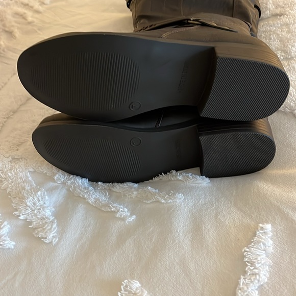 New in Box Journee Collection brown Wide Calf Boots Size 7 - Picture 3 of 4